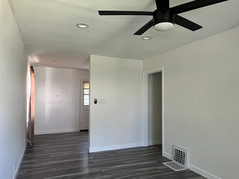 14 E Commonwealth Ave #B — Photo 10