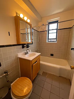 Rented by NYC LUXURY APT RENTALS CO LLC | media 14