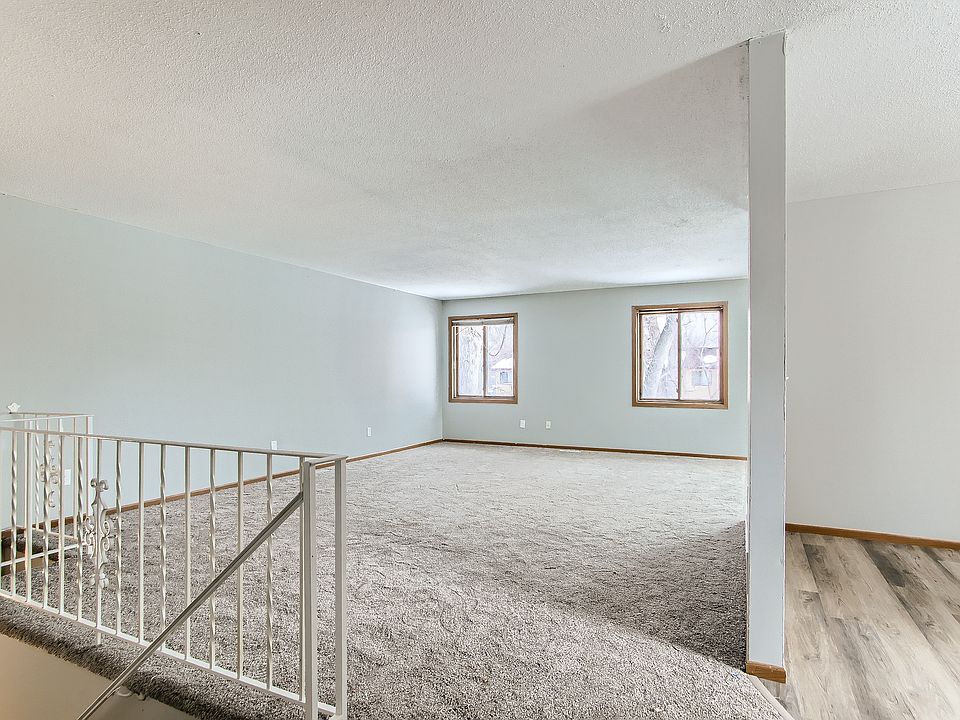 1st image of 745 9th Ave S