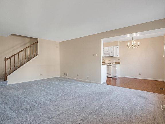 5th image of 363 Birchwood Ct #363