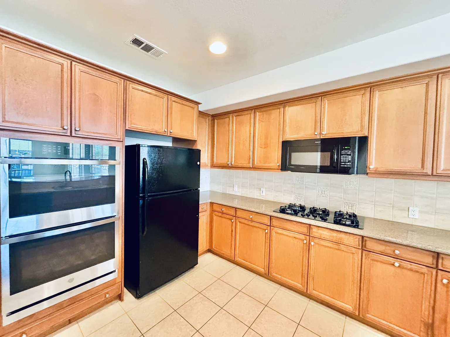 2 bed, 1154 sqft, $3,099 — Photo 3