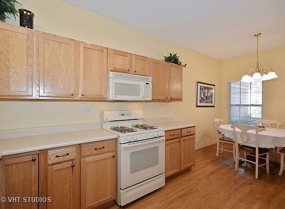 5th image of 2240 Vanderbilt Dr #2240