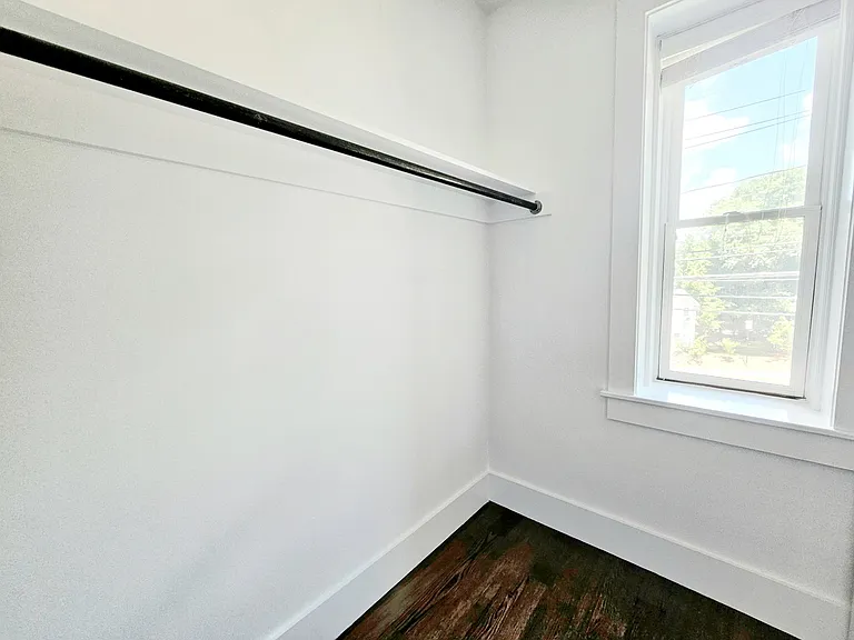2044 Beacon St #9 — Photo 17