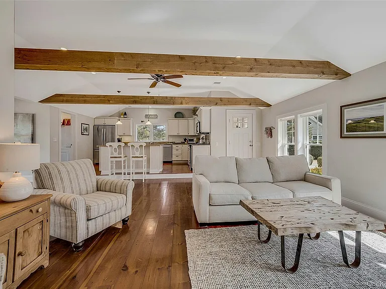 635 Strohson Rd — Photo 8