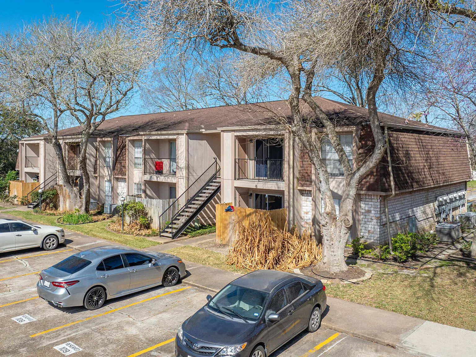 Kimberly House Apartments — Photo 1