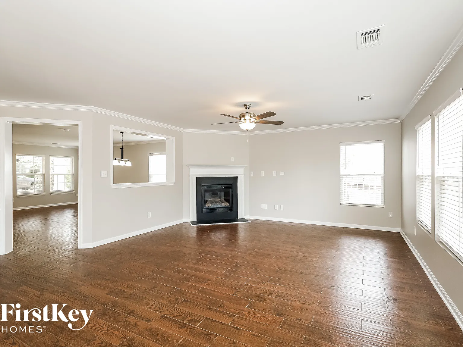 4 bed, 2.5 bath, 2570 sqft, $2,835 — Photo 3