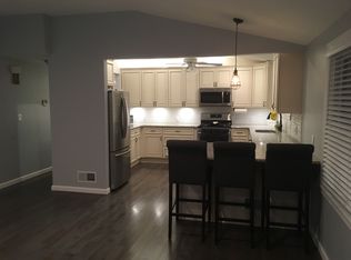 21 Glacier Dr, Morris Plains, NJ 07950