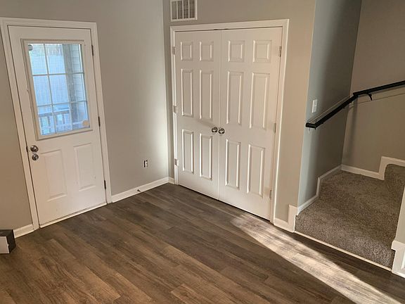 5th image of 301 Doris Place Dr