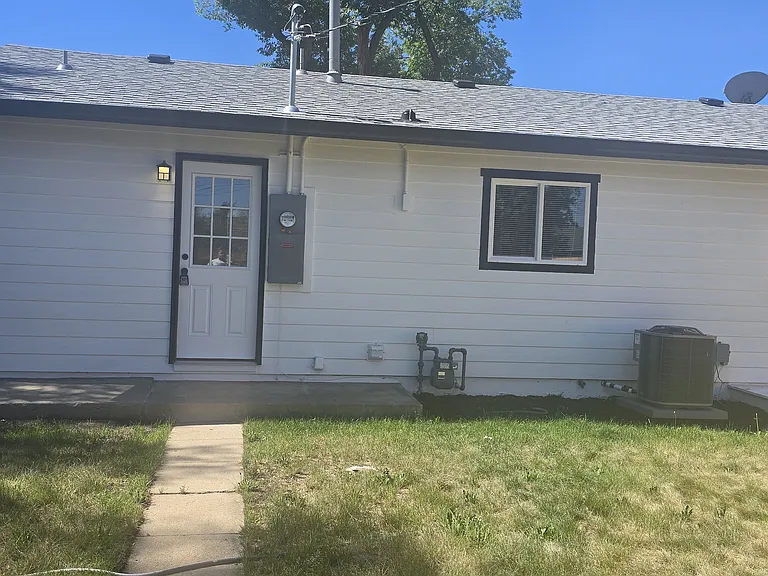 1304 Rockwood Ave — Photo 2