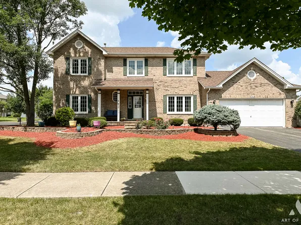 1046 Adler Ln, Carol Stream, IL 60188