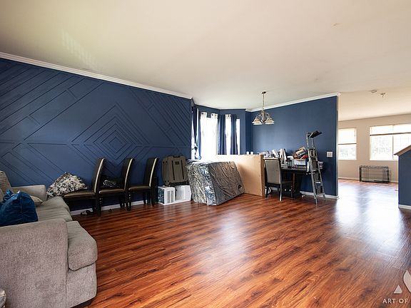 3rd image of 3412 Sumac Dr