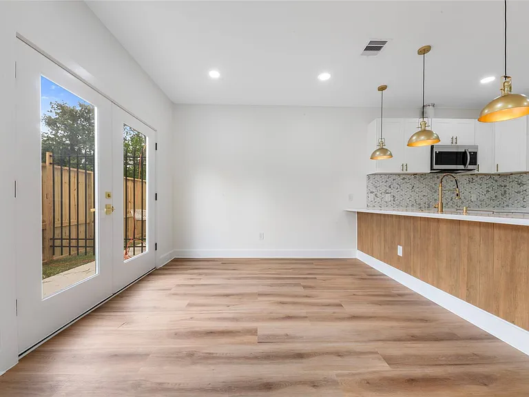 7117 Springdale St #B — Photo 17