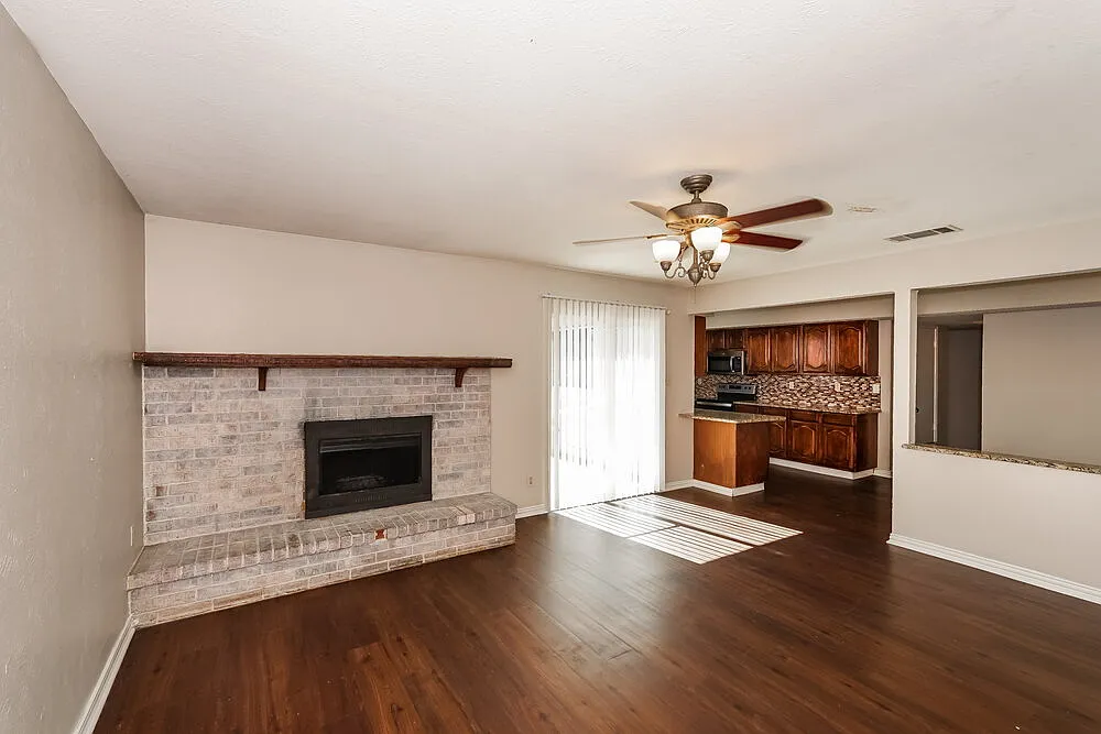 4 bed, 2.5 bath, 2253 sqft, $2,545 — Photo 4