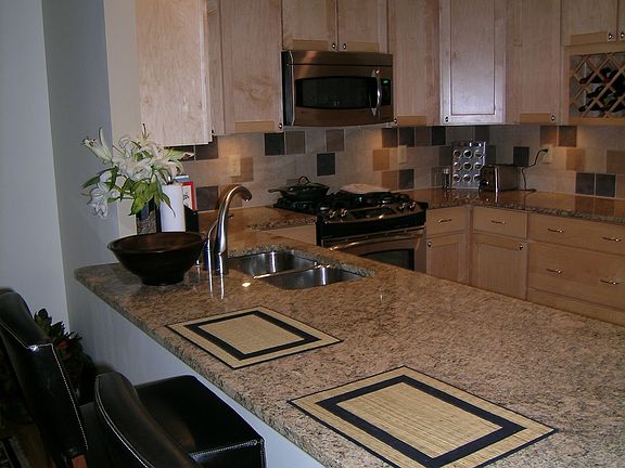 2nd image of 1822 Rockridge Pl NE