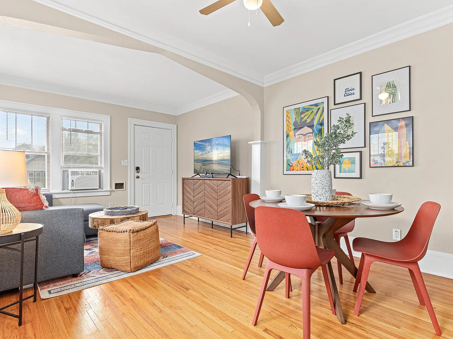 1157 Charles Ave — Photo 3
