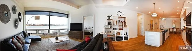 9 Somerset Ln #405 — Photo 8