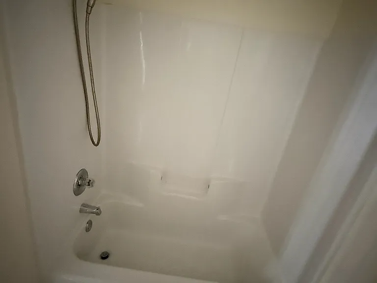 33 Cheltenham Dr — Photo 12