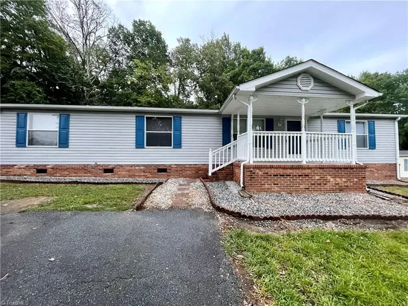 7005 Cain Forest Ct, Walkertown, NC 27051