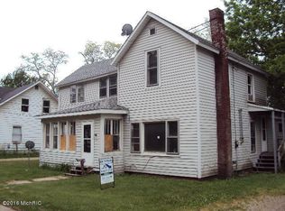 206 N Lowe St, Dowagiac, MI 49047