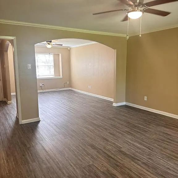 5830 Effingham Dr — Photo 16