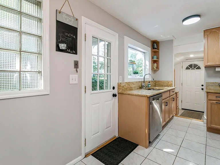 26 Pleasant Ave — Photo 18