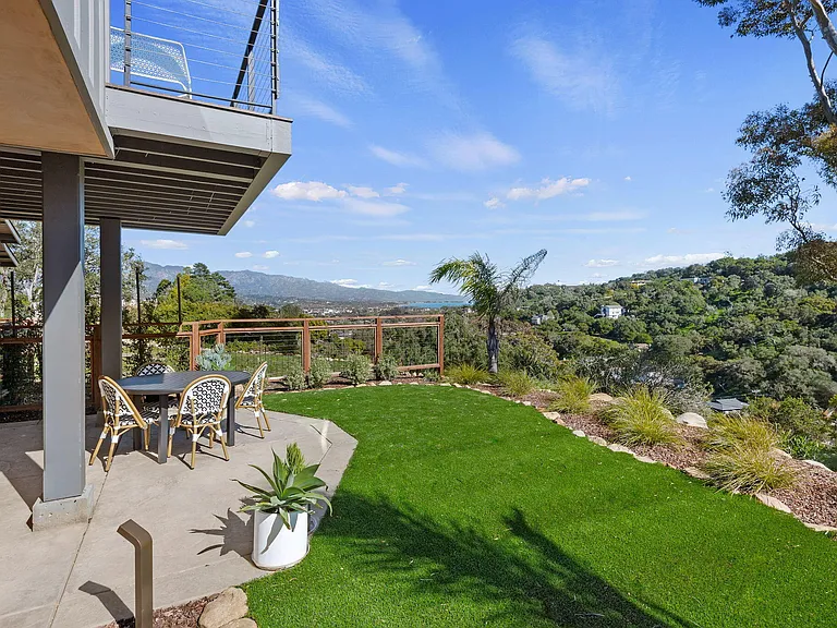 1415 La Cima Rd #B — Photo 20
