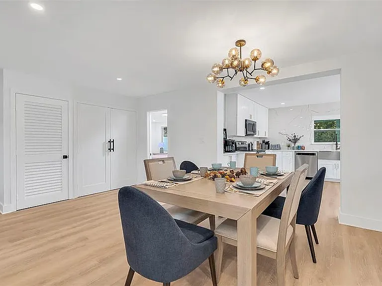 1654 Suffolk Dr — Photo 15