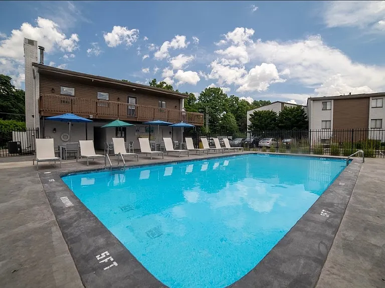 Aura Apartments — Photo 24