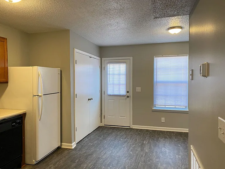 2453 W Wilson Rd — Photo 7