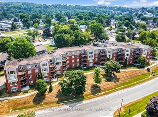 11 Beck Blvd #103, Penetanguishene, ON L9M2G1