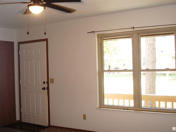 2nd image of 804 Farris St