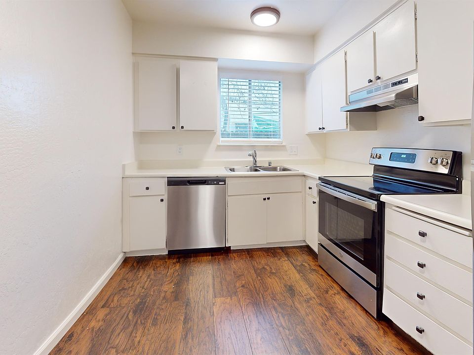 1st image of 330 Bird St Unit 20