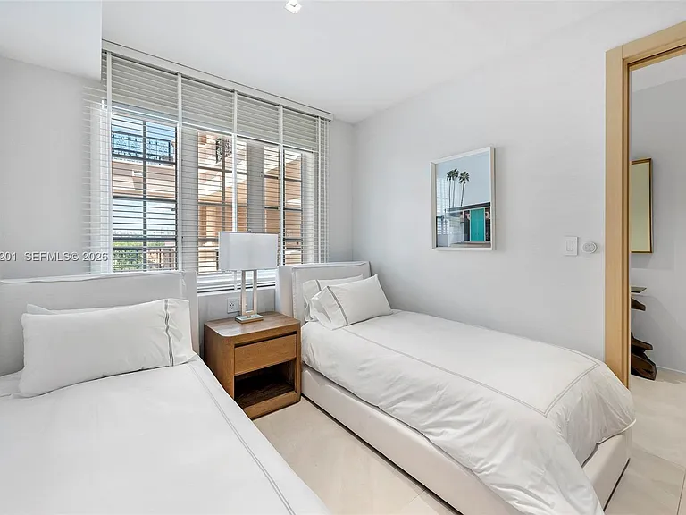 19242 Fisher Island Dr #19242 — Photo 20