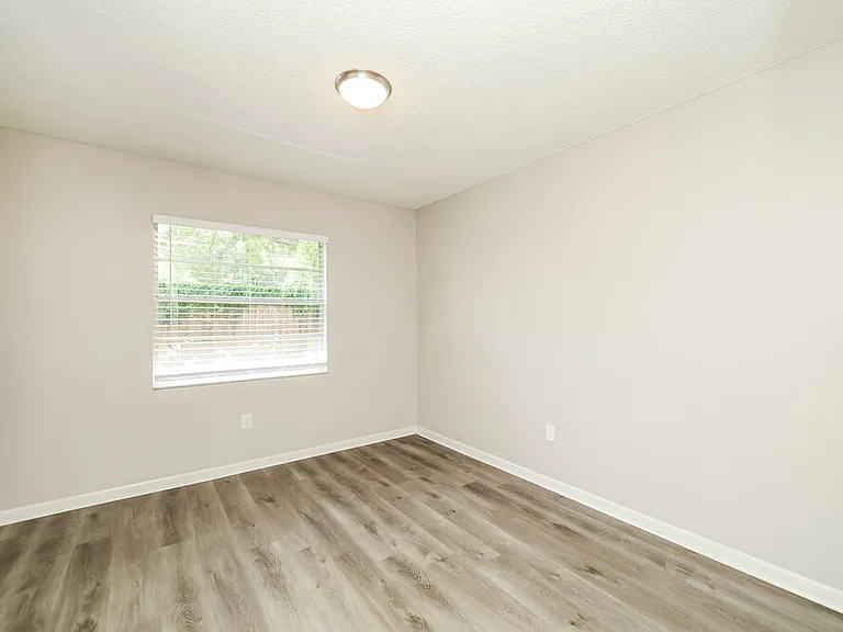 1828 Craven Dr — Photo 14