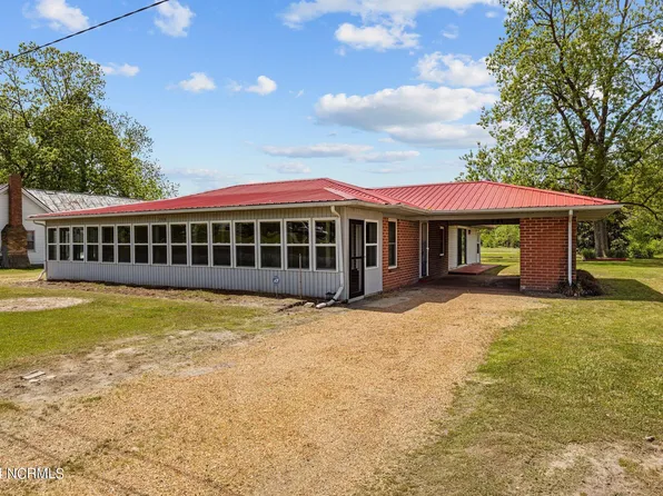 208 N West Avenue, Oak City, NC 27857