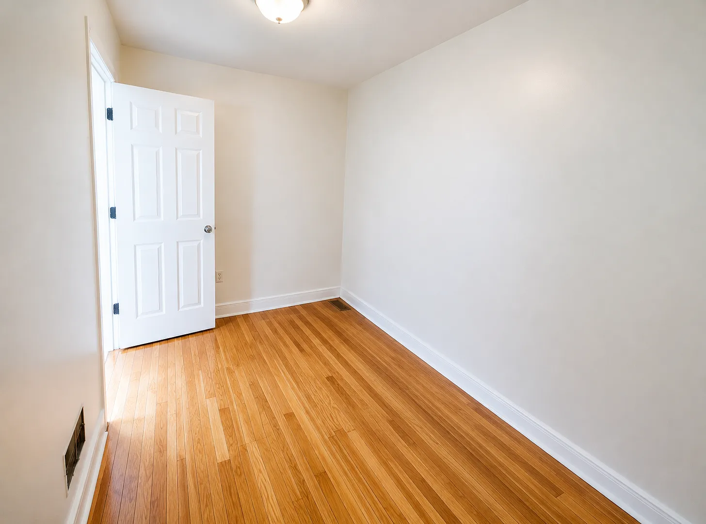 3 bed, 1000 sqft, $1,450 — Photo 3