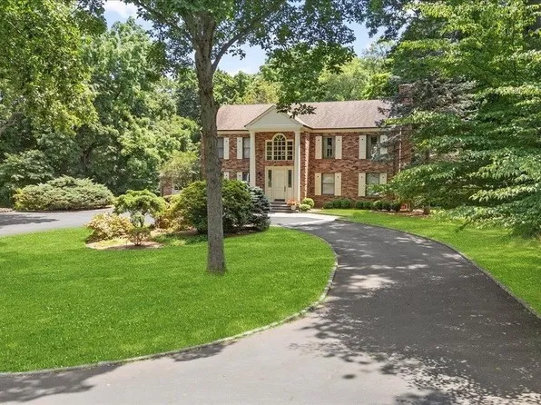 1140 Cedar Swamp Road, Old Brookville, NY 11545