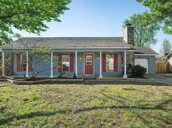 7065 Petten Dr, Bartlett, TN 38133