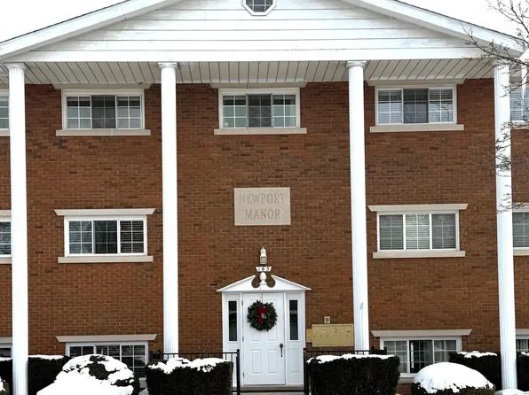 165 S Water St APT 103, Marine City, MI 48039