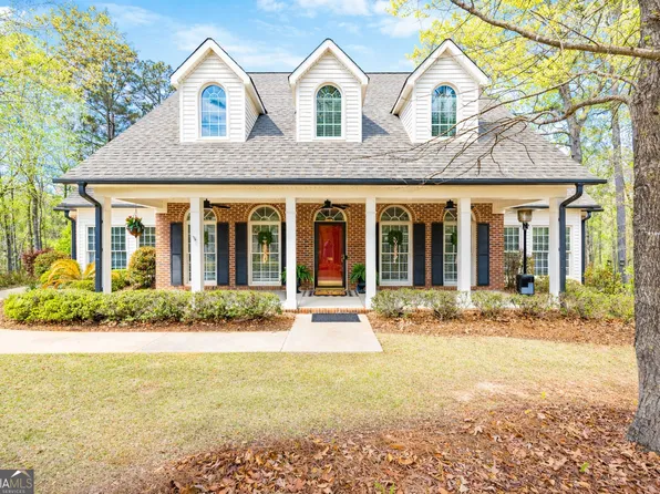 102 Canterbury Dr, Lagrange, GA 30241