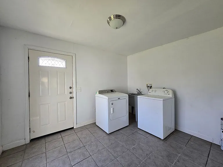 1111 S Martin Luther King Blvd — Photo 19