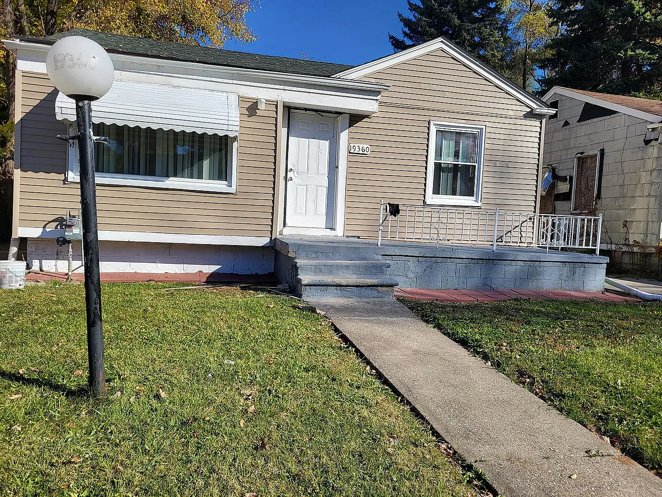 2 bed, 728 sqft, $1,000 — Photo 1