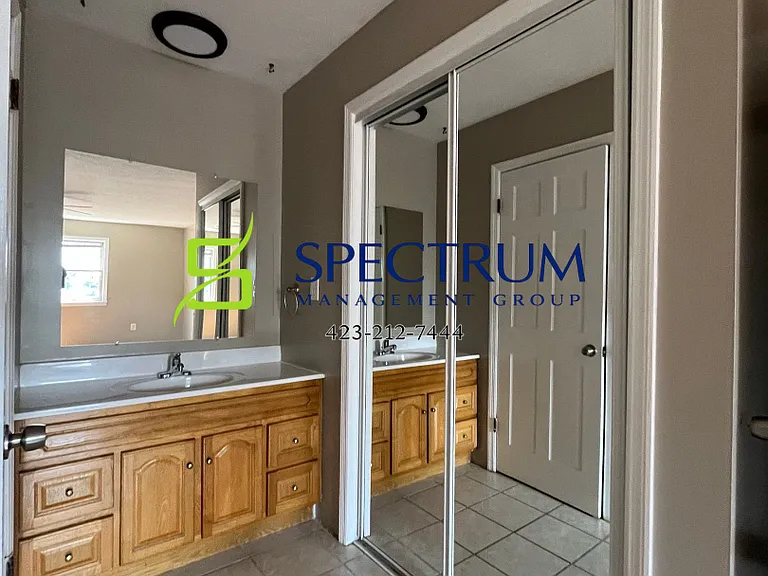 723 White Oak Cir — Photo 15