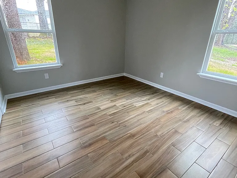 1250 Vivian St — Photo 9