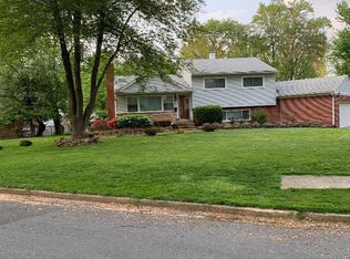 917 Timber Ln SW, Vienna, VA 22180