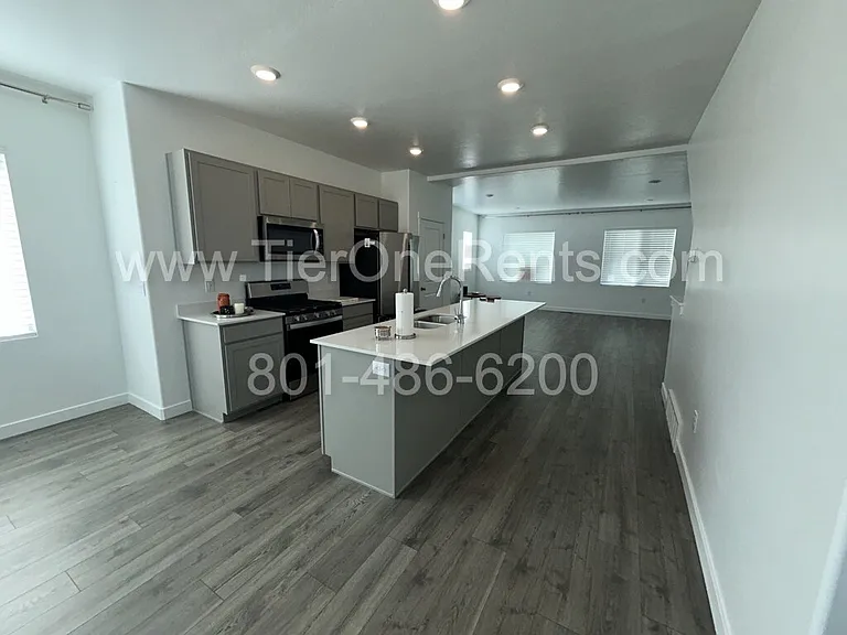 3912 N Cougar Ln — Photo 4