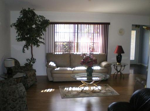 5th image of 1721 SE Airoso Blvd