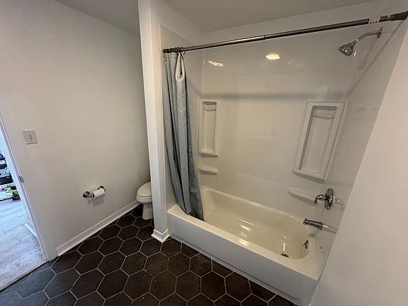 5th image of 126 N Maryland Ave E