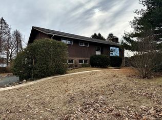231 Adams St, Agawam, MA 01001