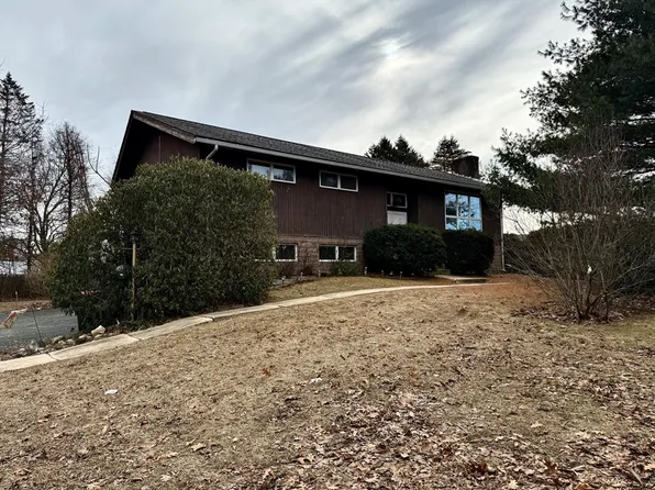 231 Adams St, Agawam, MA 01001